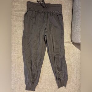 Lou & Grey Jogger Pants in Dark Gray